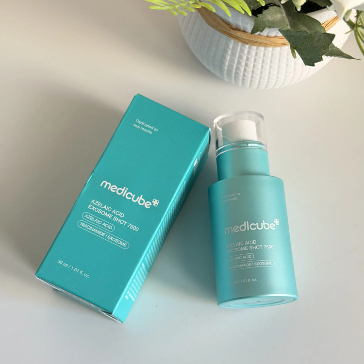سرم آزلائیک اسید اگزوزوم شات 7500 مدی کوب ضد جوش قوی Medicube Azelaic Acid Exosome Shot 7500